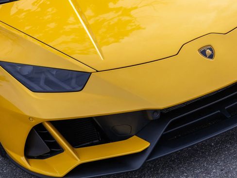 Used 2024 Lamborghini Huracan EVO image 15