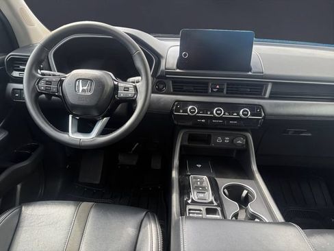 Certified 2025 Honda Pilot EX-L image 10
