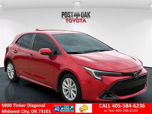 Used 2025 Toyota Corolla SE image 1