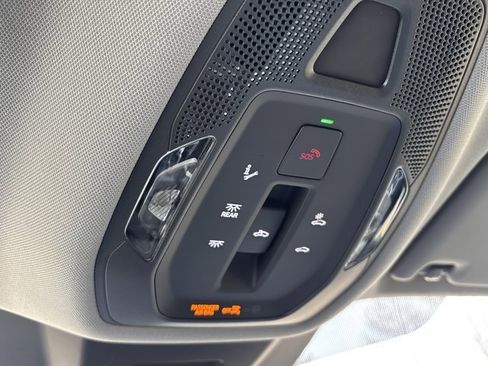 Used 2025 Audi Q5 Premium image 42