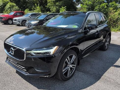 Used 2021 Volvo XC60 T6 Momentum w/ Protection Package Premier AWD/4WD image 3
