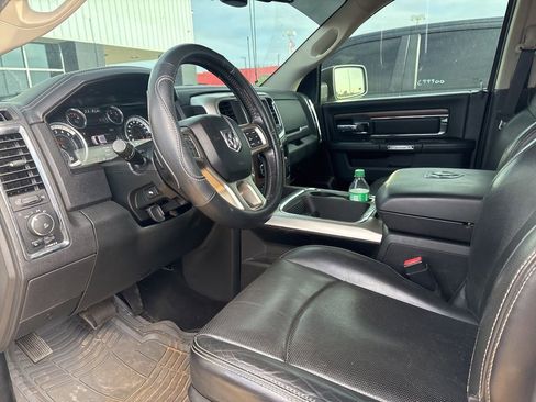 Used 2017 RAM 1500 Laramie w/ Convenience Group AWD/4WD image 9