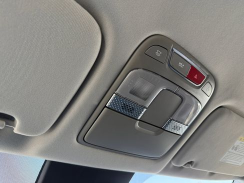 Used 2025 Kia Telluride LX FWD image 23