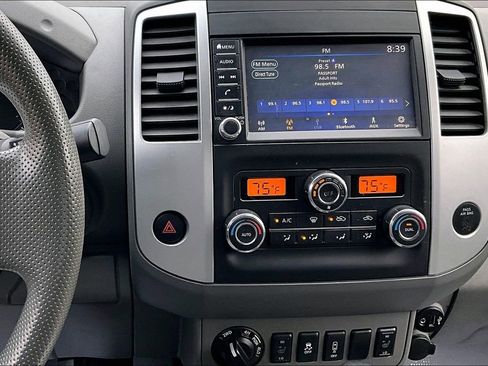 Used 2020 Nissan Frontier SV image 6