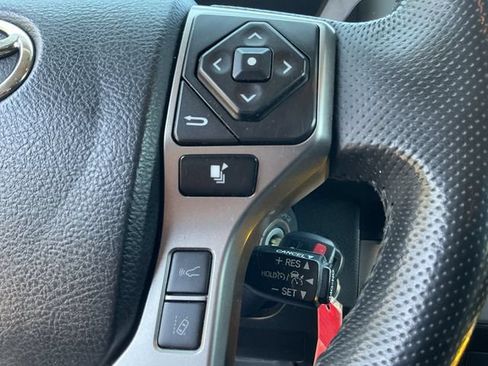 Used 2018 Toyota Tacoma SR5 RWD image 20