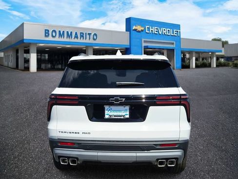 New 2026 Chevrolet Traverse LT w/ Driver Confidence Package AWD/4WD image 4