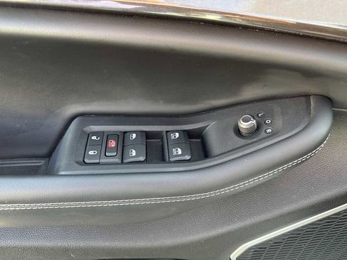 Used 2022 Jeep Grand Cherokee L Laredo w/ Luxury Tech Group I image 16