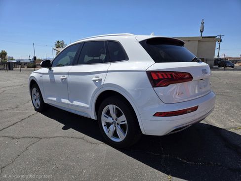 Used 2018 Audi Q5 2.0T Premium w/ Convenience Package AWD/4WD image 3
