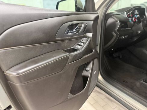 Used 2019 Chevrolet Traverse Premier w/ Driver Confidence II Package image 11