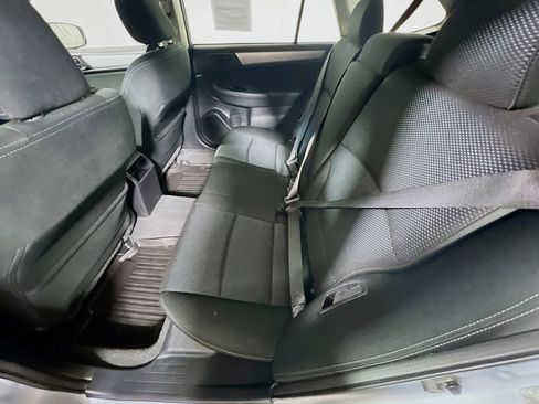 Used 2019 Subaru Outback 2.5i image 21