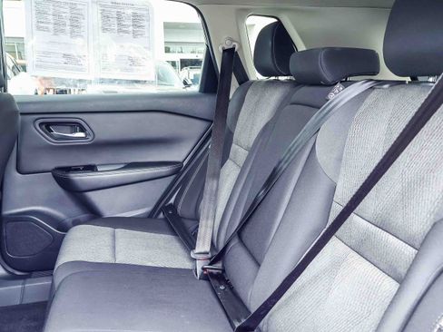 Used 2024 Nissan Rogue SV FWD image 13
