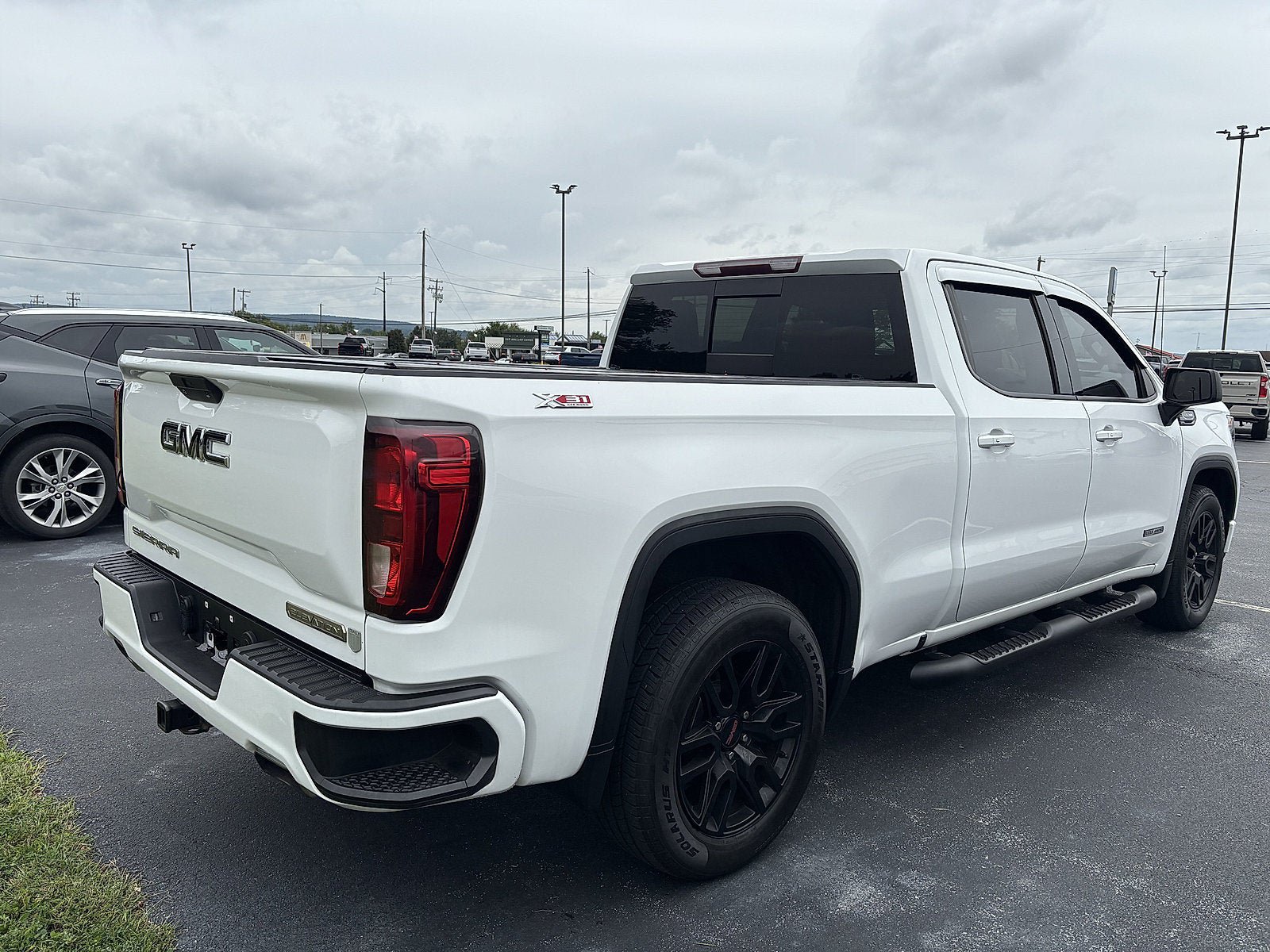 Used 2020 GMC Sierra 1500 Elevation w/ Elevation Value Package AWD/4WD image 6