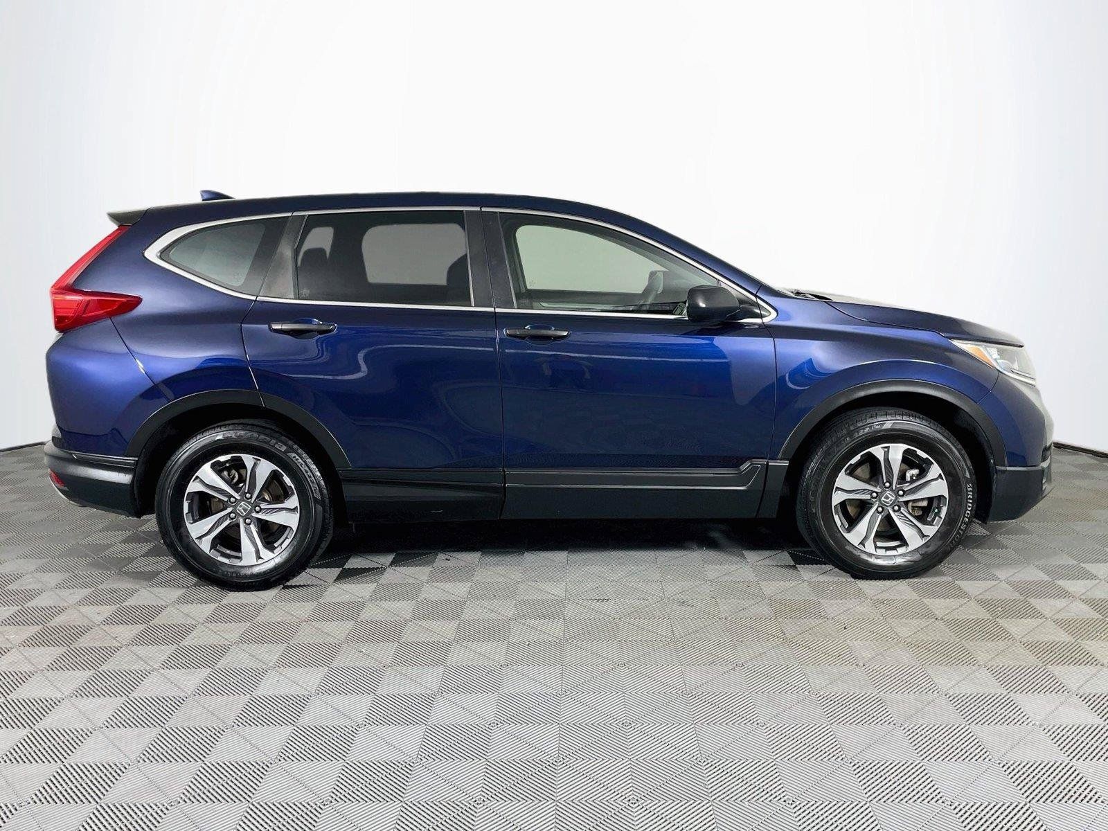 Used 2017 Honda CR-V LX image 11