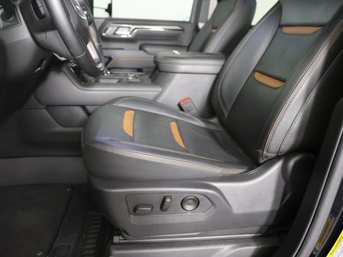 Certified 2025 GMC Sierra 2500 AT4 w/ AT4 Premium Plus Package image 13