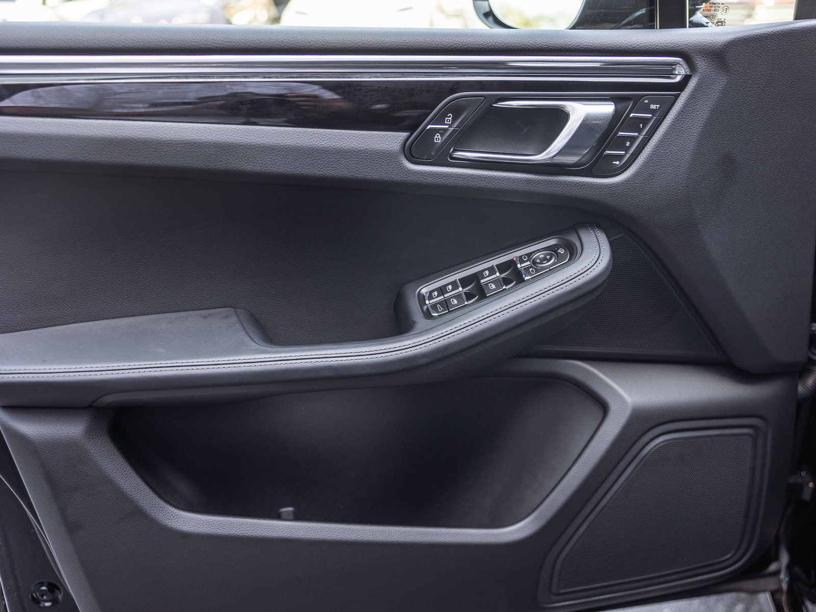 Certified 2026 Porsche Macan Turbo AWD/4WD image 14