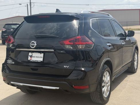 Used 2018 Nissan Rogue SV FWD image 6