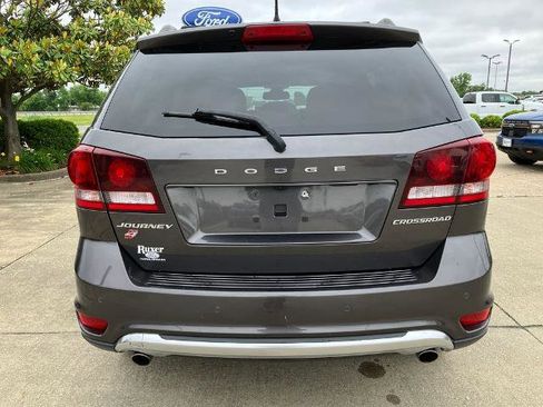 Used 2019 Dodge Journey Crossroad w/ Nav & Sun Group AWD/4WD image 4