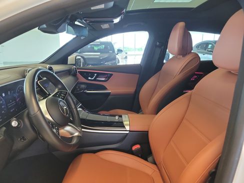 Used 2024 Mercedes-Benz GLC 300 4MATIC image 26