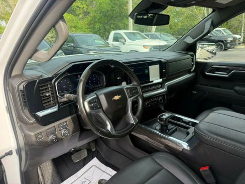 Used 2024 Chevrolet Silverado 1500 LTZ image 3