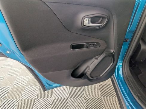 Used 2020 Jeep Renegade Latitude image 26