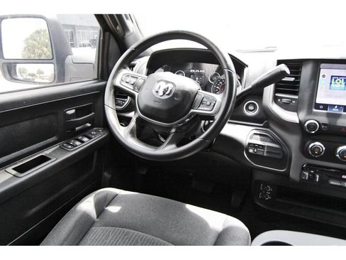 Used 2024 RAM 2500 Tradesman w/ Chrome Appearance Group AWD/4WD image 8