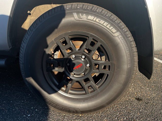 Used 2021 Toyota 4Runner TRD Off-Road Premium AWD/4WD image 13