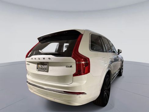 Used 2025 Volvo XC90 B6 Ultra AWD/4WD image 4