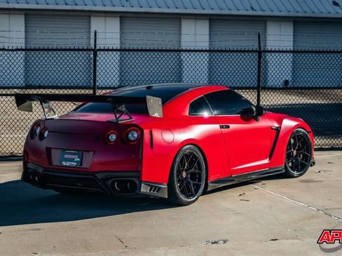 Used 2020 Nissan GT-R Premium w/ Premium Interior Package image 58