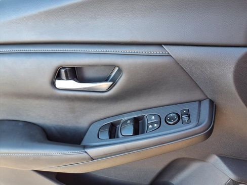 Used 2024 Nissan Sentra SV image 16