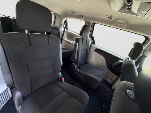 Used 2016 Dodge Grand Caravan SE w/ Quick Order Package 29E SE FWD image 19