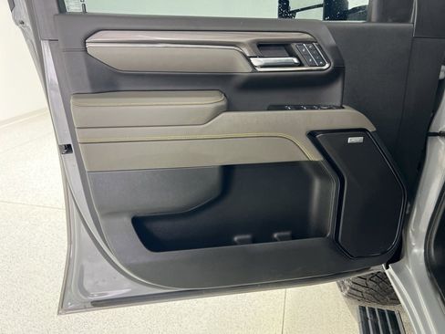 Used 2024 Chevrolet Silverado 2500 ZR2 w/ Technology Package image 20