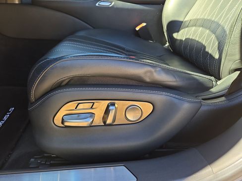 Certified 2019 Lexus LS 500 image 17