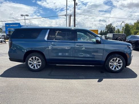 Used 2025 Chevrolet Suburban Premier AWD/4WD image 6