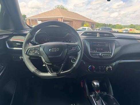 Used 2022 Chevrolet TrailBlazer RS FWD image 13