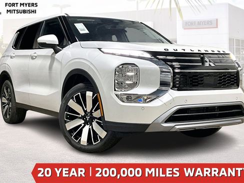 New 2026 Mitsubishi Outlander SE image 1