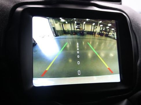 Used 2021 Jeep Renegade Latitude AWD/4WD image 26