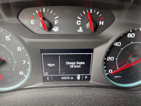 Used 2024 Chevrolet Equinox LS w/ Sport Edition FWD image 4