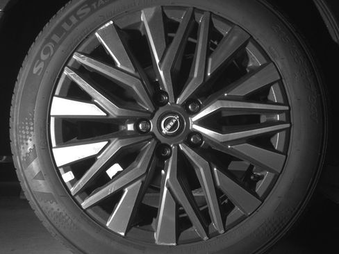 Used 2025 Nissan Altima 2.5 SV FWD image 15