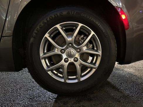 Used 2021 Chrysler Pacifica Touring image 23