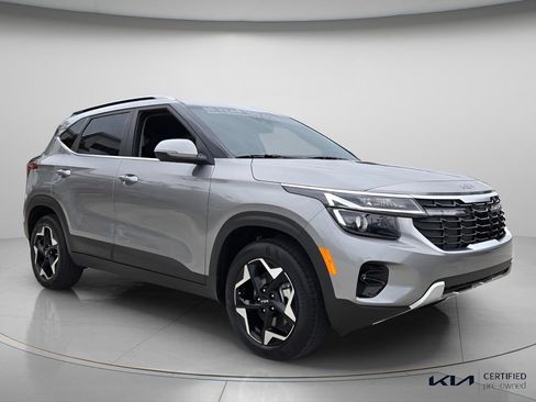 Certified 2025 Kia Seltos EX w/ EX Sunroof Package AWD/4WD image 9