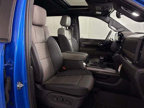 Used 2025 Chevrolet Silverado 1500 ZR2 w/ Technology Package image 49