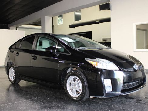 Used 2010 Toyota Prius Two FWD image 1