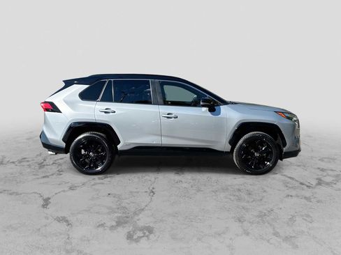Used 2023 Toyota RAV4 XSE AWD/4WD image 9