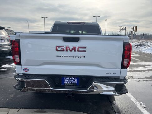 New 2026 GMC Sierra 1500 SLE w/ Preferred Package image 6