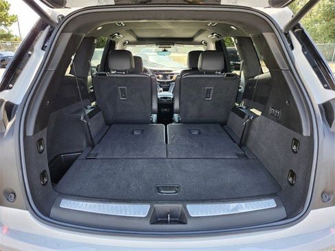 Certified 2022 Cadillac XT6 Premium Luxury w/ Platinum Package image 17