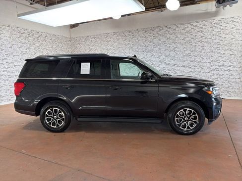 Used 2024 Ford Expedition XLT AWD/4WD image 8
