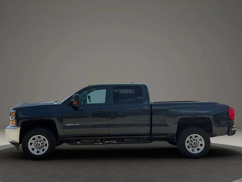 Used 2019 Chevrolet Silverado 2500 W/T w/ WT Convenience Package AWD/4WD image 4