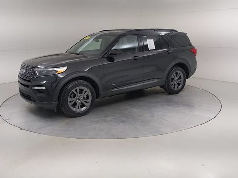 Certified 2024 Ford Explorer XLT w/ Equipment Group 202A AWD/4WD image 20