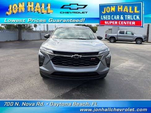 Used 2025 Chevrolet Trax RS w/ Driver Confidence Package FWD image 18