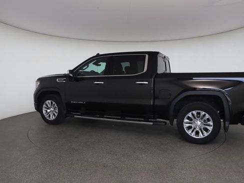 Used 2024 GMC Sierra 1500 Denali w/ Technology Package AWD/4WD image 9